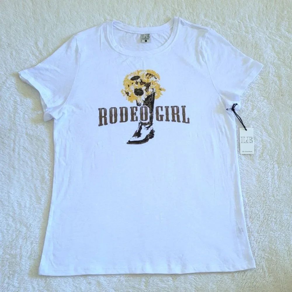 LE life elsewhere "Rodeo Girl"🐎 Tee👕 - NWT